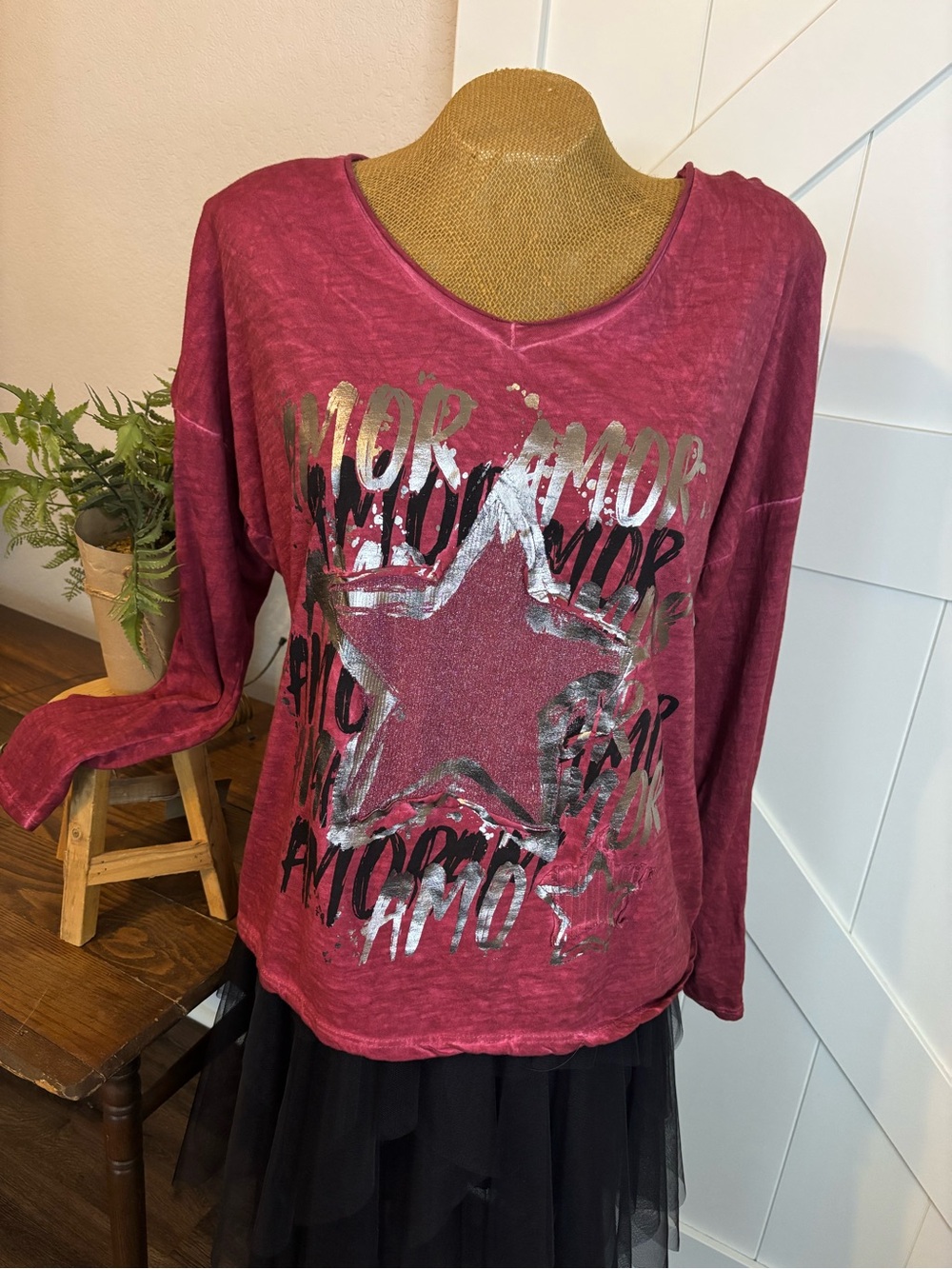 NWT Italian Metallic Graphic Long-Sleeve Tee, One Size